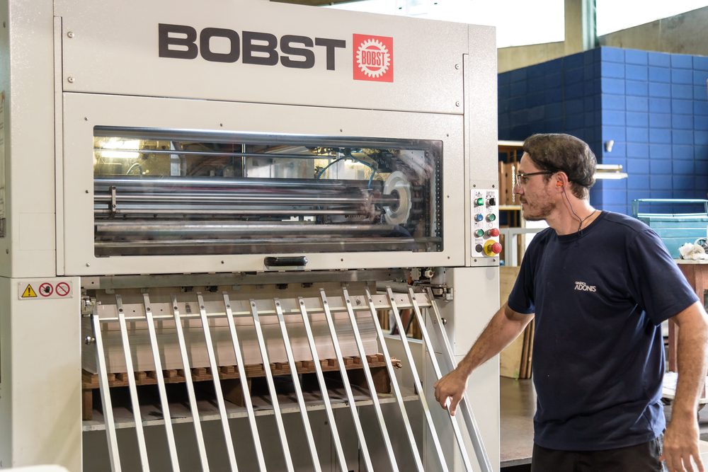 BOBST — Corte e Vinco Automático